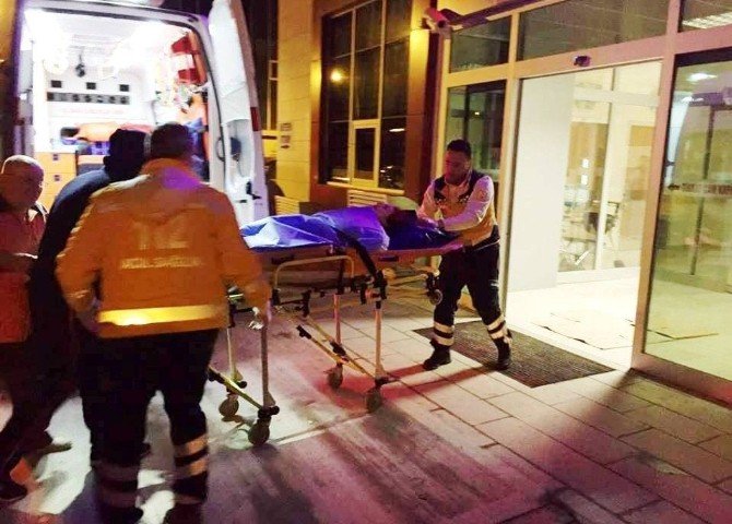 Tartıştığı Eşini Bıçakladı