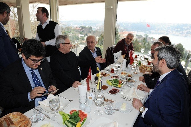 Aziz Yıldırım: "Galatasaray’ı Yenmeye Mecburuz"