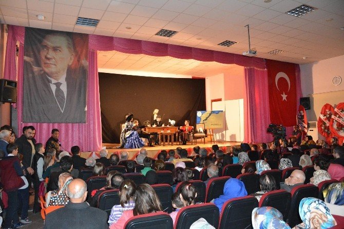 “Çanakkale Destanı” Niksar’da Sahnelendi
