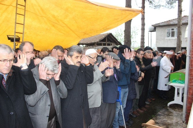 Hollanda’da Ölen Doktor Samsun’da Toprağa Verildi