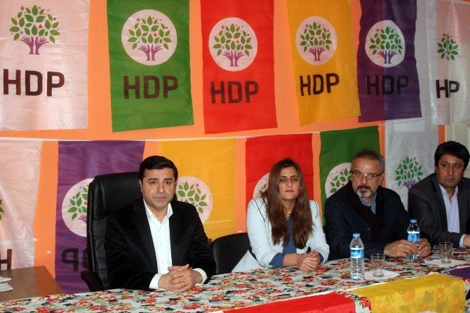 Hdp Eş Genel Başkanı Selahattin Demirtaş: