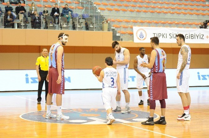İstanbul Bbsk - Trabzonspor Maçının Yıldızı Down Sendromlu Çocuklar Oldu