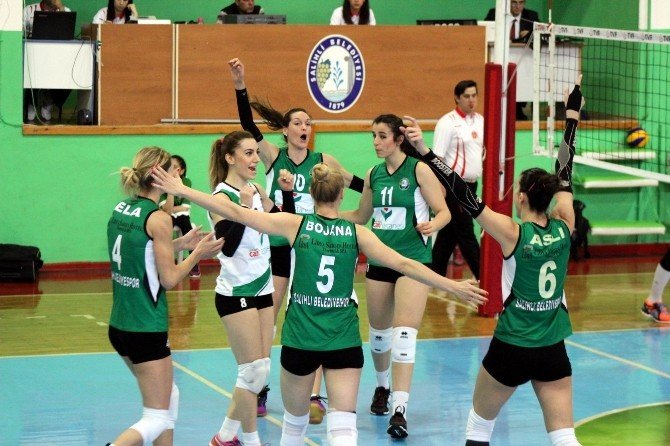 Salihli Belediye Dünya Şampiyonuna Boyun Eğdi