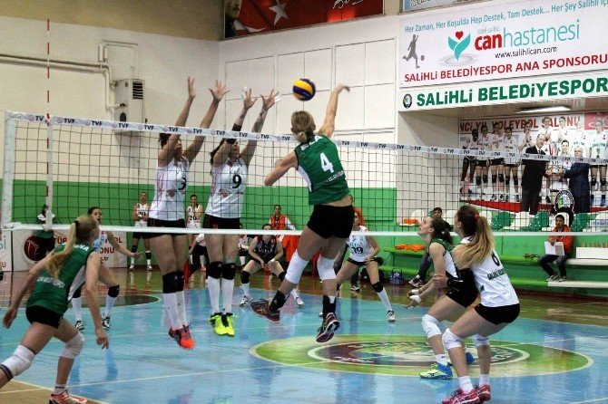 Salihli Belediye Dünya Şampiyonuna Boyun Eğdi