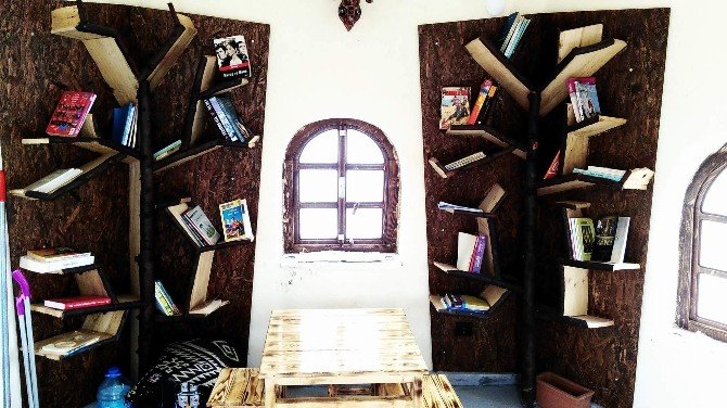 Türkiye’nin İlk Yel Değirmeni Kütüphanesi Hizmete Açıldı