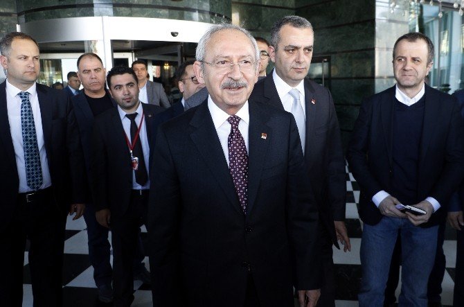 Kılıçdaroğlu’ndan Şehit Evine Taziye Ziyareti