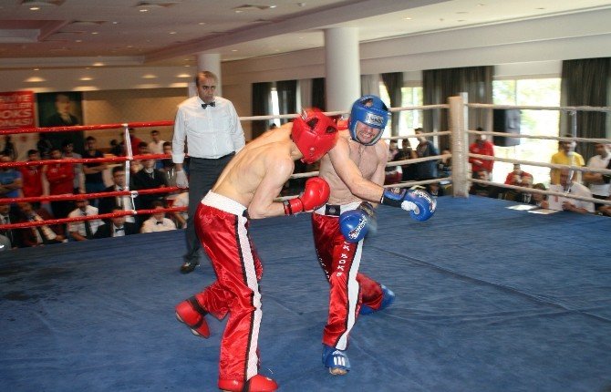 Üniversiteler Arası Türkiye Kick Boks Şampiyonası Sona Erdi
