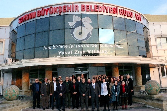 Anadolu Hastanesi’nden Huzurevi Sakinlerine Moral Ziyareti