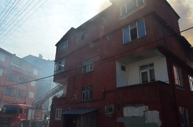 Üniversite Öğrencisinin Evinde Yangın Çıktı