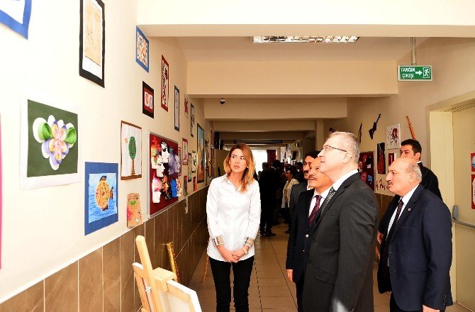 Öğrenciler Okullarını Sanat Sokağına Çevirdi