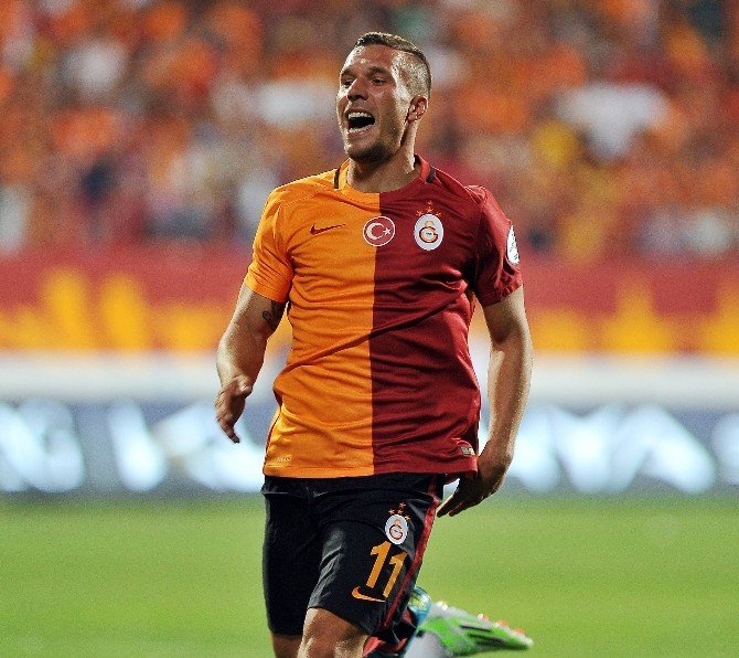 Podolski’den Ayrılık İddialarına Yanıt