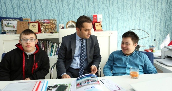 Down Sendromlu Gençlerden Usta’ya Ziyaret