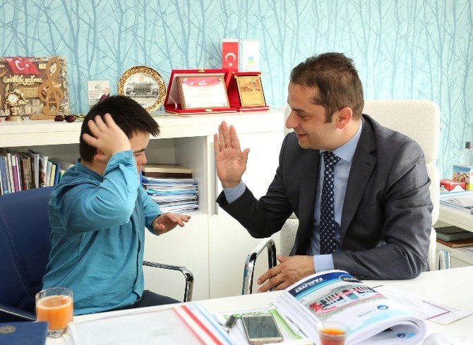 Down Sendromlu Gençlerden Usta’ya Ziyaret