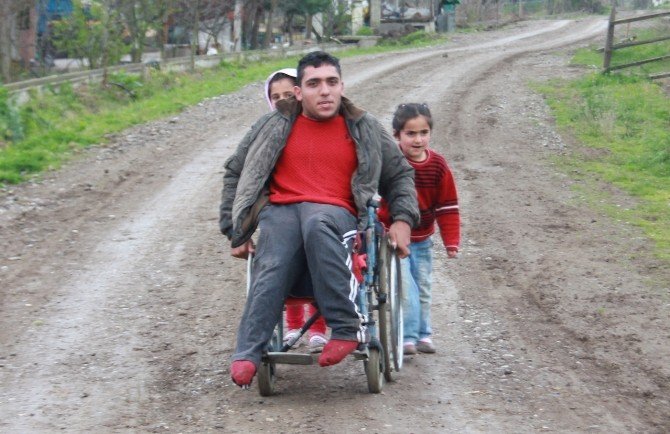 Samsun’da Engeli Vatandaşın Yol Talebi