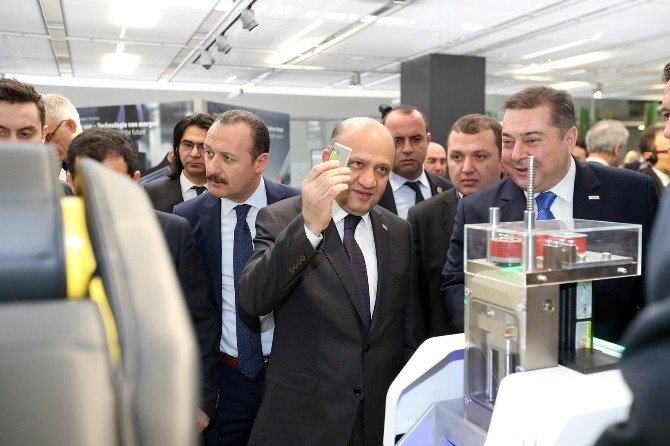 Bakan Fikri Işık Bosch’un Endüstri 4.0 Çalışmalarını İnceledi