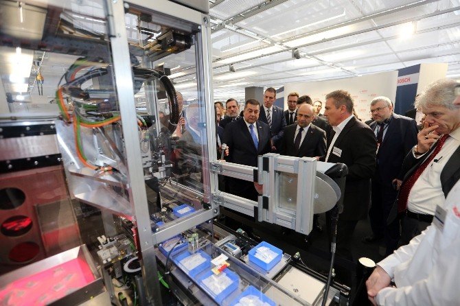 Bakan Fikri Işık Bosch’un Endüstri 4.0 Çalışmalarını İnceledi