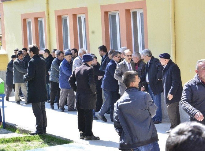 Genç Hemşire Toprağa Verildi