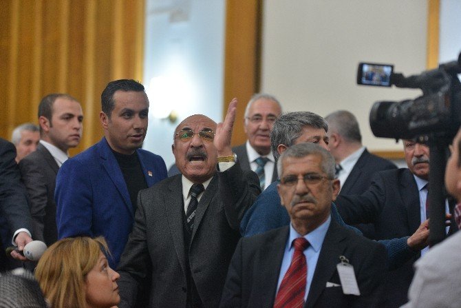 Chp Grubunda Aylin Nazlıaka Gerginliği