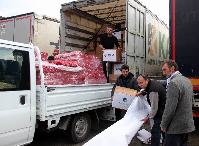 İlkadım Belediyesi’nden Bayır Bucak’a 5 Tır Dolusu Yardım