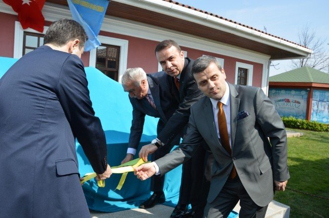 İstanbul’da Hoca Ahmed Yesevi Otağı İle Yesevi Türbesinin Maketi Açıldı