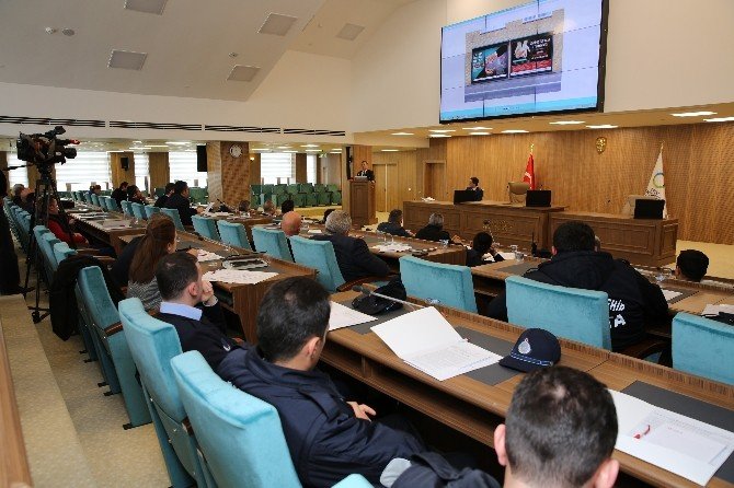 Göç Müdüründen Dilenci Uyarısı
