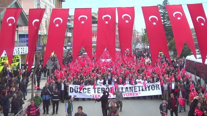 Düzce’de Binlerce Kişi Terörü Lanetlemek İçin Yürüdü