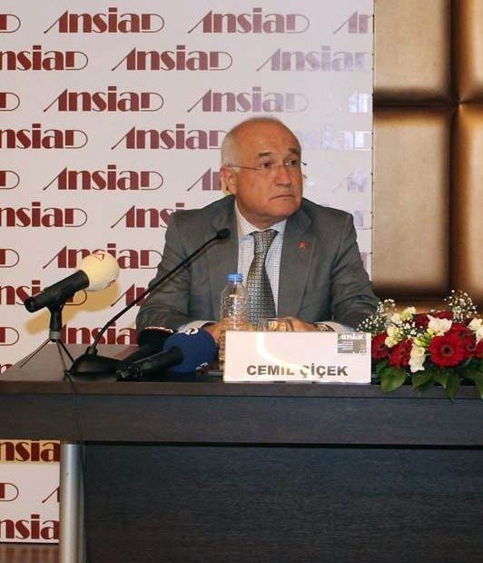 Eski Tbmm Başkanı Cemil Çiçek: "Birlik Ve Beraberliğinizi Siyasetçilere Bırakmayın"