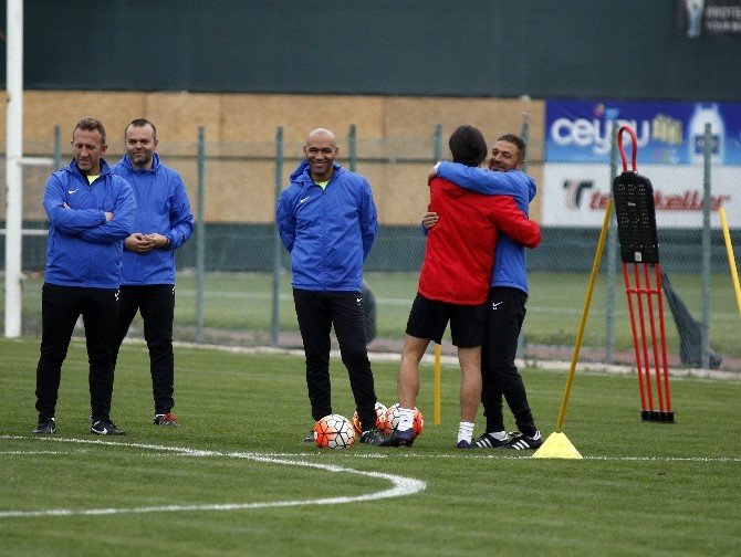 Antalyaspor, 10 Eksikle Çalıştı