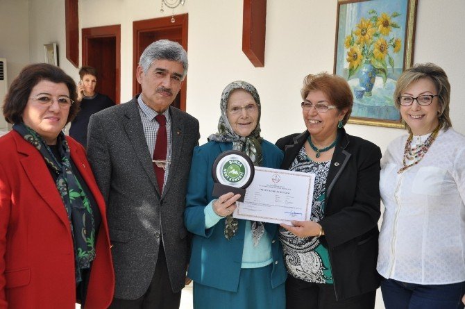 Kadınlar Okur Yazar Oldu