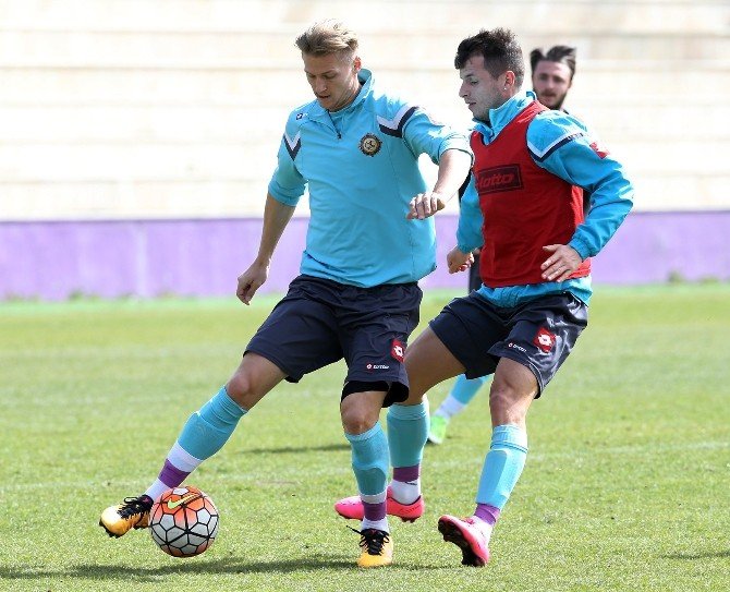Osmanlıspor Çabukluk Çalıştı
