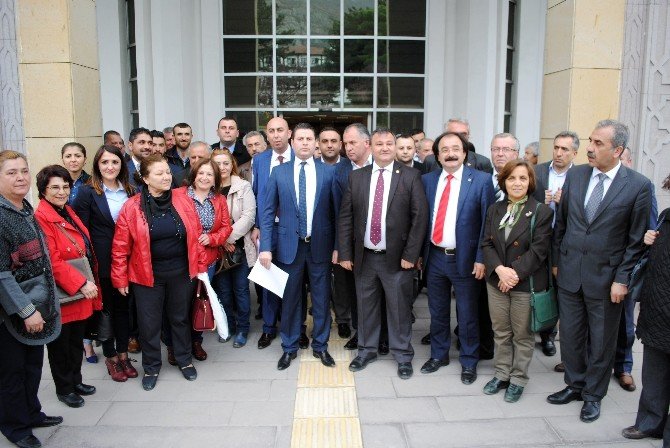 Chp’den, Erdoğan İle Davutoğlu Hakkında Suç Duyurusu