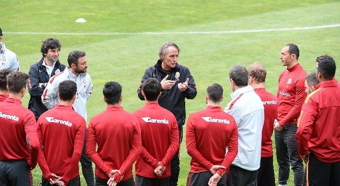 Galatasaray 11 Eksikle Çalıştı