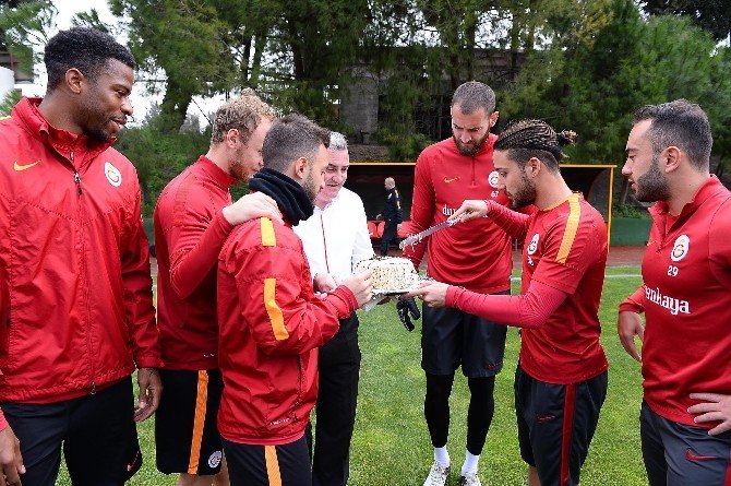 Galatasaray 11 Eksikle Çalıştı