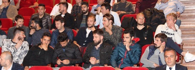 "Bir Minibüs Taraftar" Belgeselinin Galası Yapıldı