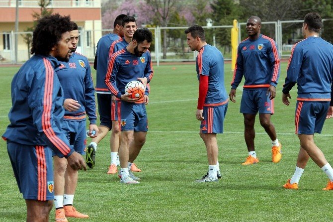 Hakan Kutlu: "Bu Takım Süper Lig’deki Hayatını Devam Ettirecek"