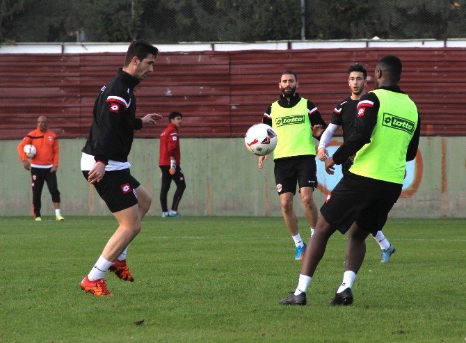 Adanaspor Top Başı Yapıyor