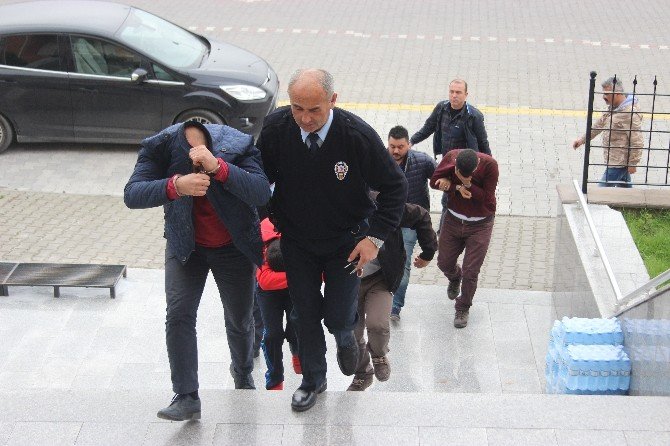 Otomobil Hırsızlığı Şüphelisi 4 Kişi Yakalandı