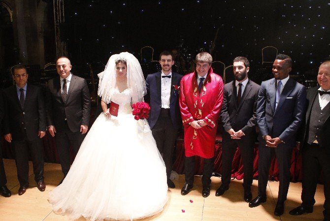 Barcelonalı Arda Antalya’da Nikah Şahidi Oldu