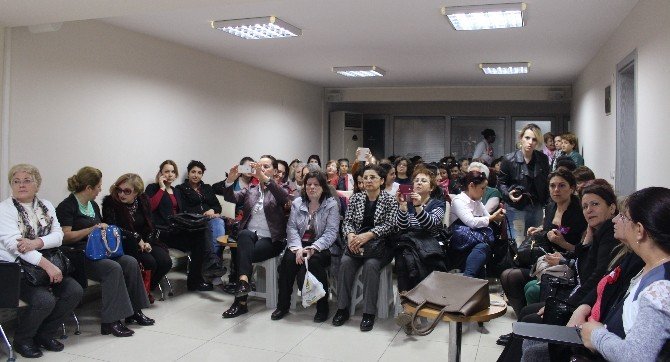 Chp’li Kadınlar, Çocuk İstismarını Protesto Etti