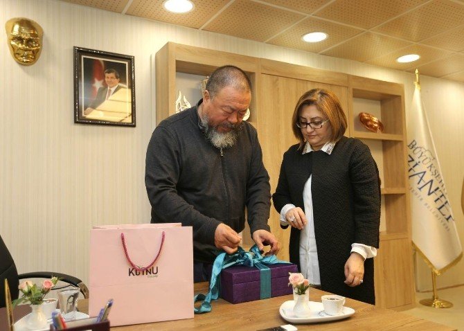 Ünlü Çinli Yönetmen, Suriyeli Göçmenlerin Filmini Çekecek