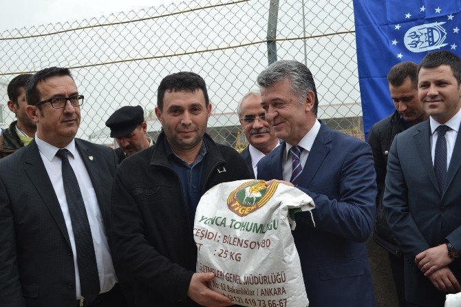 İnegöllü Çiftçiye Tohum Desteği