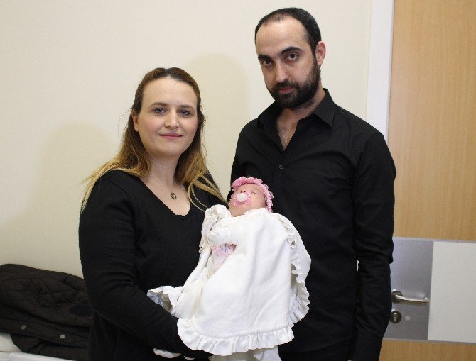 Anüssüz Doğdu, Nadir Görülen Hastalıktan Kurtuldu