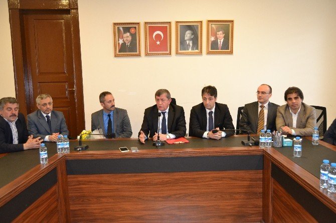 Trabzon’da Kadro Alan Taşeron İşçilerden Başkan Revi’ye Ziyaret