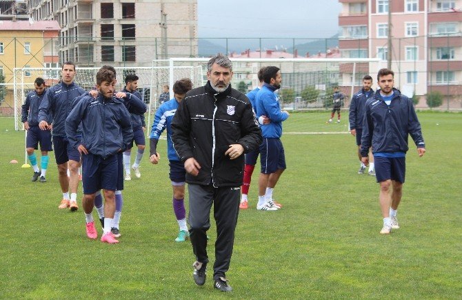Orduspor’a Taraftardan Baklavalı Destek
