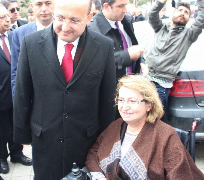 Engelli Memurdan Başbakan Yardımcısına Teşekkür Ricası