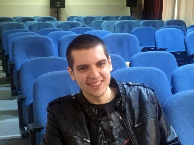 Ygs Birincilerinden Cemre Efe Karakaş: “Hayvan Gibi Çalıştım”