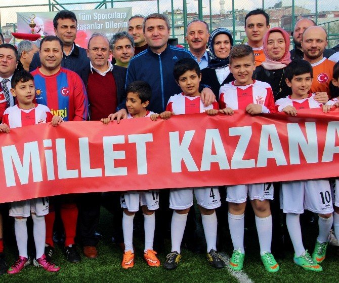 Ak Parti’nin Geleneksel Futbol Turnuvası Başladı