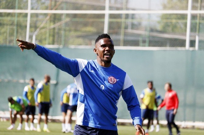 Antalyaspor’da Eto’o Hırs Küpü