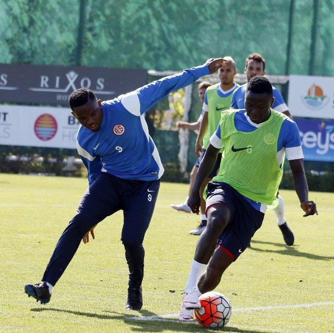 Antalyaspor’da Eto’o Hırs Küpü