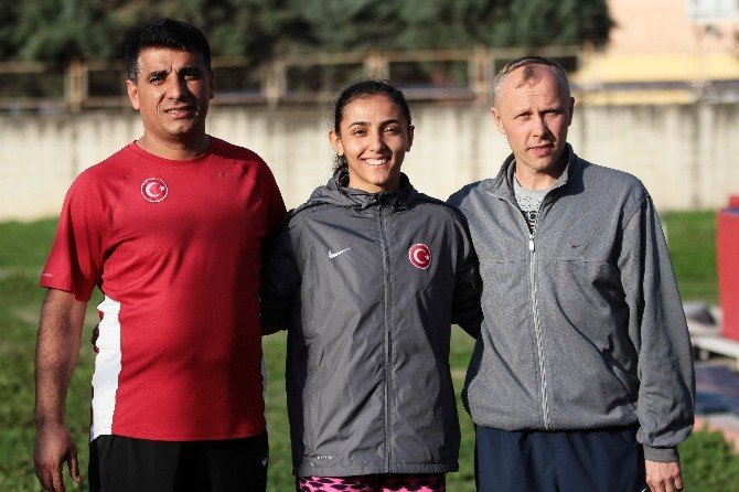Ailesinden Habersiz Antrenmanlar Gitti, Türkiye Rekoru Kırdı